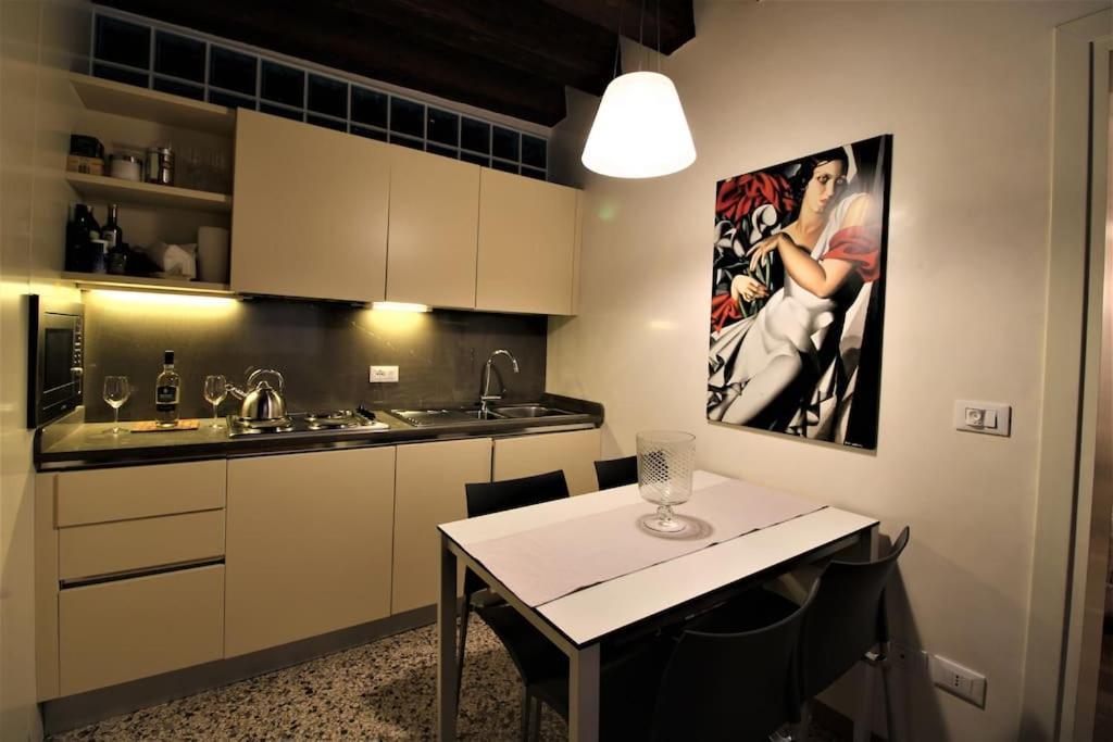 San Marco Charming Apartment With Canal View البندقية المظهر الخارجي الصورة